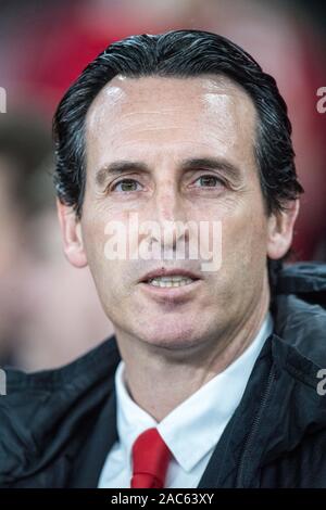 LONDON, ENGLAND - 28. NOVEMBER: Manager Unai Emery von FC Arsenal an schaut während der UEFA Europa League Gruppe F Match zwischen dem FC Arsenal und Eintracht Stockfoto