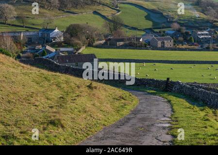 Straße in der Nähe von Feizor Austwick Yorkshire Stockfoto