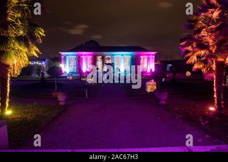 Plymouth, Großbritannien. 30. November 2019. "Beleuchten Licht Festival" läuft vom 28. November bis 1. Dezember im Royal William Yard, Plymouth, mit zusätzlichen Installationen im Barbican und Mount Edgecombe. Credit: Julian Kemp/Alamy Stockfoto