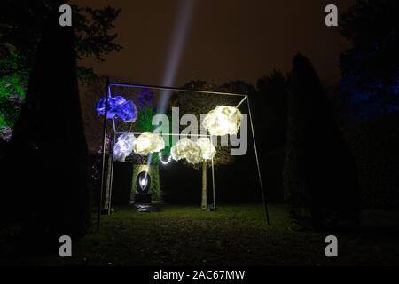 Plymouth, Großbritannien. 30. November 2019. "Beleuchten Licht Festival" läuft vom 28. November bis 1. Dezember im Royal William Yard, Plymouth, mit zusätzlichen Installationen im Barbican und Mount Edgecombe. Credit: Julian Kemp/Alamy Stockfoto