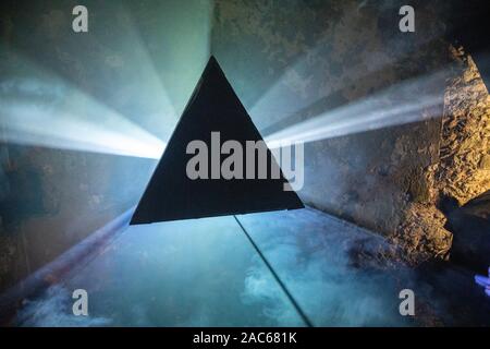 Plymouth, Großbritannien. 30. November 2019. "Beleuchten Licht Festival" läuft vom 28. November bis 1. Dezember im Royal William Yard, Plymouth, mit zusätzlichen Installationen im Barbican und Mount Edgecombe. Credit: Julian Kemp/Alamy Stockfoto