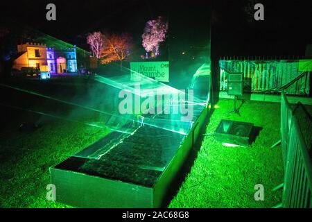 Plymouth, Großbritannien. 30. November 2019. "Beleuchten Licht Festival" läuft vom 28. November bis 1. Dezember im Royal William Yard, Plymouth, mit zusätzlichen Installationen im Barbican und Mount Edgecombe. Credit: Julian Kemp/Alamy Stockfoto