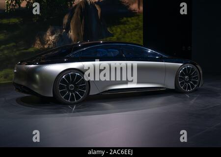 FRANKFURT - Sep 20, 2019: Silber Mercedes-Benz Vision EQS-Premiere von Voll elektrische Luxus Concept Car mit futuristischen Design auf der IAA 2019 Internati Stockfoto