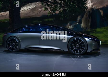 FRANKFURT - Sep 20, 2019: Silber Mercedes-Benz Vision EQS-Premiere von Voll elektrische Luxus Concept Car mit futuristischen Design auf der IAA 2019 Internati Stockfoto