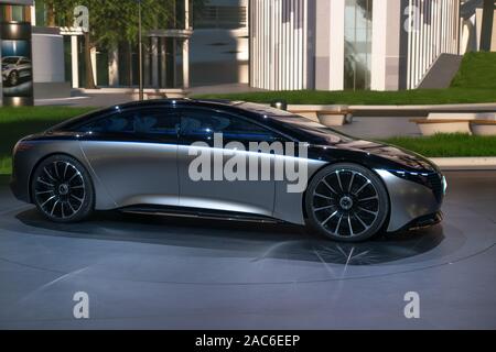 FRANKFURT - Sep 20, 2019: Silber Mercedes-Benz Vision EQS-Premiere von Voll elektrische Luxus Concept Car mit futuristischen Design auf der IAA 2019 Internati Stockfoto