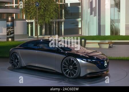 FRANKFURT - Sep 20, 2019: Silber Mercedes-Benz Vision EQS-Premiere von Voll elektrische Luxus Concept Car mit futuristischen Design auf der IAA 2019 Internati Stockfoto