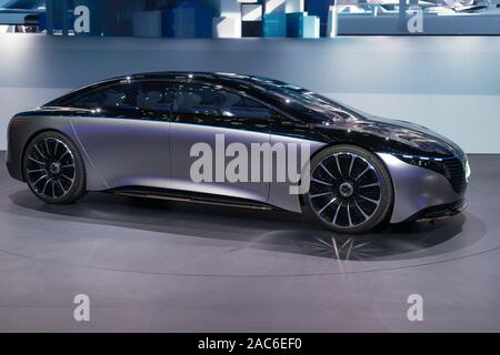 FRANKFURT - Sep 20, 2019: Silber Mercedes-Benz Vision EQS-Premiere von Voll elektrische Luxus Concept Car mit futuristischen Design auf der IAA 2019 Internati Stockfoto