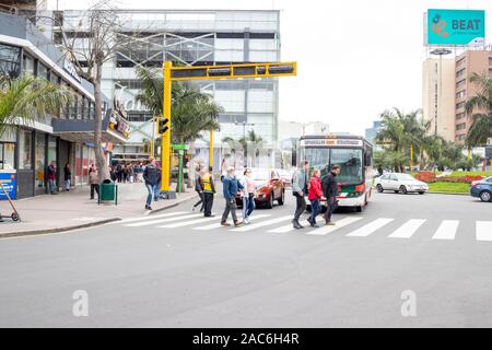 LIMA, PERU - September 08 th 2019: Verkehr Blick über die Stadt Lima, Peru Stockfoto