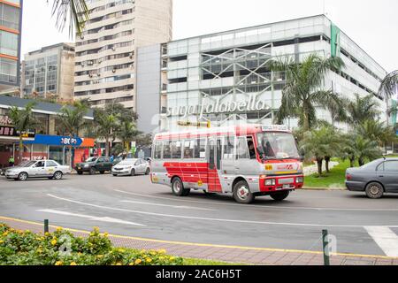 LIMA, PERU - September 08 th 2019: Verkehr Blick über die Stadt Lima, Peru Stockfoto