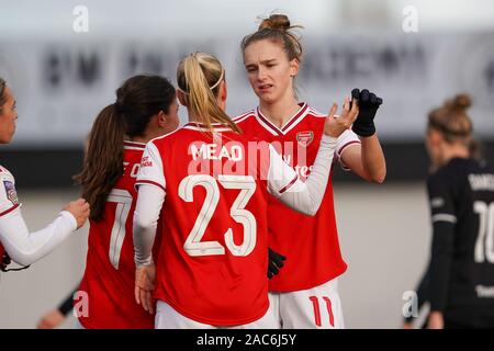 Borehamwood, Großbritannien. 1. Dez 2019. Vivianne Miedema soring von Arsenal feiert ihr 2. Ziel mit Beth Mead während der Super League Spiel der Frauen zwischen Arsenal und Bristol City an der Wiese Park in Leicester, England am 1. Dezember 2019 (Foto von Daniela Porcelli/SPP) Credit: SPP Sport Presse Foto. /Alamy leben Nachrichten Stockfoto