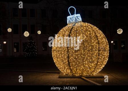 Deutschland, Magdeburg - November 30, 2019: Auf dem Platz der Kathedrale gibt es Weihnachten Licht Skulpturen, die von der Magdeburger Weihnachten ligh gehören Stockfoto