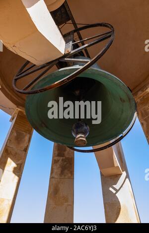 Bronzene Glocke der Belagerung Bell War Memorial in Malta Stockfoto