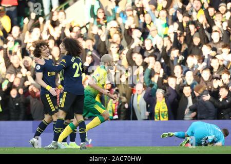 Norwich, UK. Norwich, UK. 1. Dez 2019. Fußball der englischen Premier League, Norwich gegen Arsenal; Teemu Pukki von Norwich City feiert, nachdem er Noten für 1-0 in der 21 Minute - Streng redaktionelle Verwendung. Keine Verwendung mit nicht autorisierten Audio-, Video-, Daten-, Spielpläne, Verein/liga Logos oder "live" Dienstleistungen. On-line-in-Match mit 120 Bildern beschränkt, kein Video-Emulation. Keine Verwendung in Wetten, Spiele oder einzelne Verein/Liga/player Publikationen Quelle: Aktion Plus Sport Bilder/Alamy leben Nachrichten Stockfoto