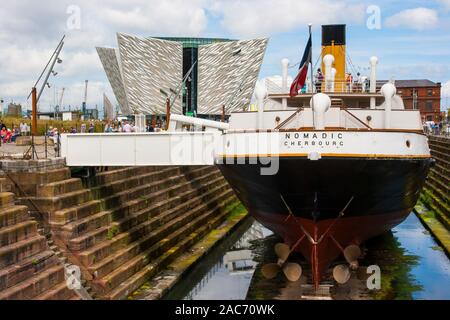 Vom 3. Juli 2017 S S Nomadischen, Ausschreibung bis zur Titanic, im Trockendock erhalten im Belfaster Werft Titanic Quarter in Nordirland, wo es gebaut wurde Stockfoto