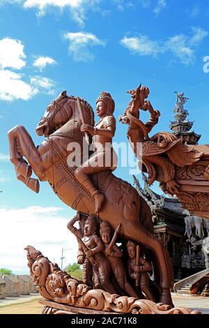 Schnitzerei am Tempel Heiligtum der Wahrheit, Pattaya, Thailand, Stockfoto