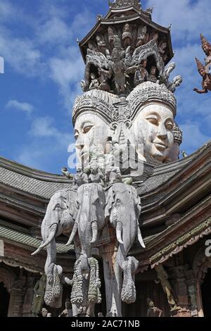 Schnitzerei, Buddhas am Tempel Heiligtum der Wahrheit, Pattaya, Thailand, Stockfoto