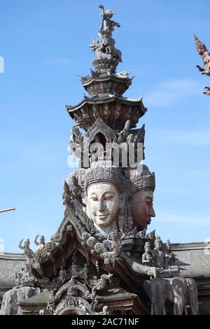 Schnitzerei, Buddhas am Tempel Heiligtum der Wahrheit, Pattaya, Thailand, Stockfoto