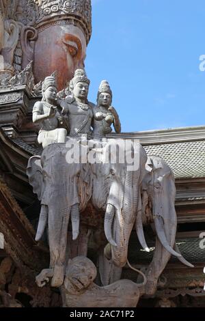 Schnitzerei am Tempel Heiligtum der Wahrheit, Pattaya, Thailand, Stockfoto