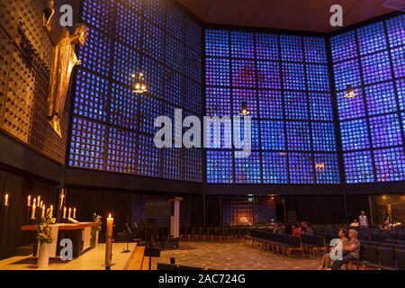 Berlin, Deutschland - 18. Mai 2019: Die Kaiser-Wilhelm-Gedächtniskirche, eine moderne evangelische Kirche in der Mitte Berlins Stockfoto