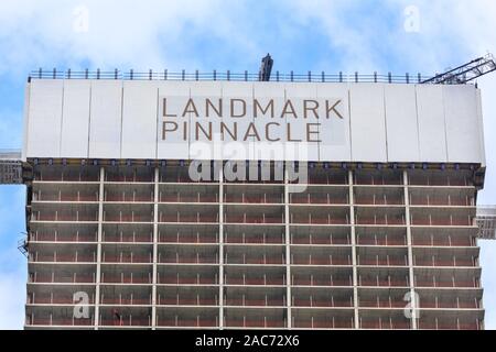 Wahrzeichen Pinnacle, 233 Meter hohen betonkern Wolkenkratzer im Bau in Canary Wharf, London, Großbritannien Stockfoto