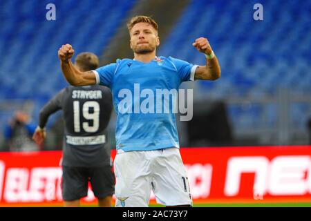 Roma, Italien. 1. Dez, 2019. glück Ciro unbeweglich (Latium) während der SS Lazio vs Udinese Calcio, italienische Fußball Serie A Männer Meisterschaft in Roma, Italien, 01. Dezember 2019 - LPS/Renato Olimpio Credit: Renato Olimpio/LPS/ZUMA Draht/Alamy leben Nachrichten Stockfoto