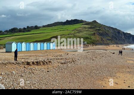 Strand Hütten auf Charmouth Beach, East Beach, Charmouth, Dorset, Großbritannien Stockfoto