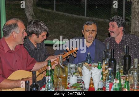 Sänger während der Feierlichkeiten in Kachetien, Georgien Stockfoto