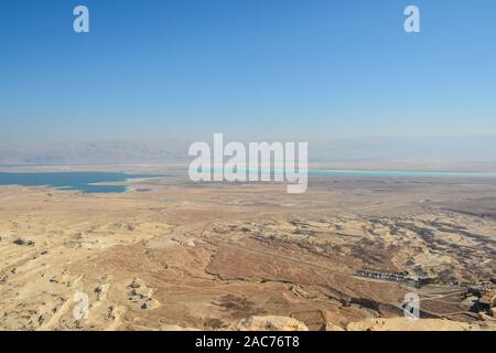 Israel. Judäische Wüste und das Tote Meer. Landschaft der Wüste am Ende des Herbstes. Stockfoto