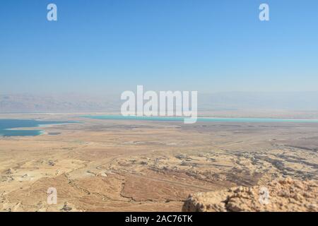 Israel. Judäische Wüste und das Tote Meer. Landschaft der Wüste am Ende des Herbstes. Stockfoto