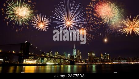 Neue Jahr Feuerwerk über New York Stockfoto