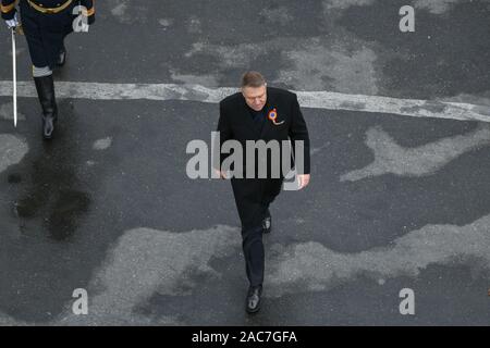 Bukarest, Rumänien - Dezember 01, 2019: Der rumänische Präsident Klaus 26,13 Teil findet in einer militärischen Parade während der rumänischen nationalen Tag Feier auf Stockfoto