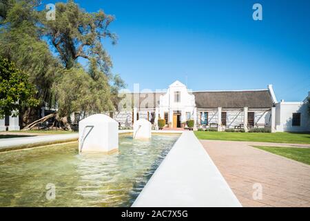 Ein Kap holländischen Gebäude und Architektur auf einem Weingut in Robertson, Südafrika Stockfoto