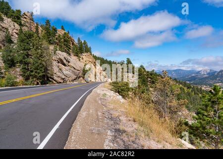 Peak to Peak Highway durch die Rocky Mountains in der Nähe von Estes Park, Colorado Stockfoto