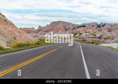 Wining Straße durch Badlands National Park in South Dakota Stockfoto