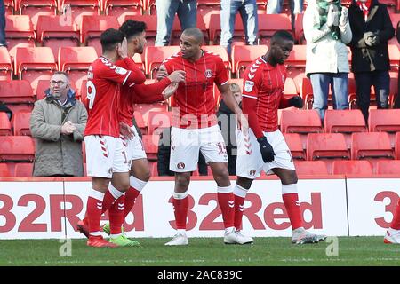 London, Großbritannien. 01 Dez, 2019. Während der EFL Sky Bet Championship Match zwischen Charlton Athletic und Sheffield Mittwoch im Valley, London, England am 30. November 2019. Foto von Ken Funken. Nur die redaktionelle Nutzung, eine Lizenz für die gewerbliche Nutzung erforderlich. Keine Verwendung in Wetten, Spiele oder einer einzelnen Verein/Liga/player Publikationen. Credit: UK Sport Pics Ltd/Alamy leben Nachrichten Stockfoto