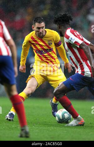 Madrid, Spanien. 01 Dez, 2019. Madrid, Spanien; 01/12/2019. - Fußball der Liga Match 14, Atletico de Madrid gegen Barclona am Wanda Metropolitano Stadium statt, in Madrid. Leo Messi Barcelona player Credit: Juan Carlos Rojas/Picture Alliance | Verwendung weltweit/dpa/Alamy leben Nachrichten Stockfoto