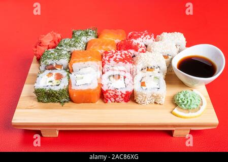 Seth Rollen Philadelphia und Kalifornien, mit Dill und Sesam. Stockfoto