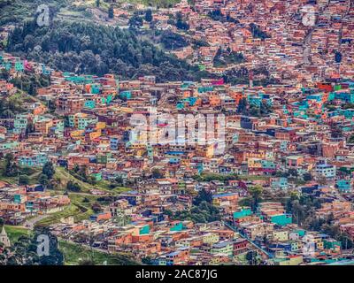 Bogota, Kolumbien - 12. September 2019: Teil der Elendsviertel in Bogota. Südamerika Stockfoto