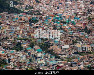 Bogota, Kolumbien - 12. September 2019: Teil der Elendsviertel in Bogota. Südamerika Stockfoto