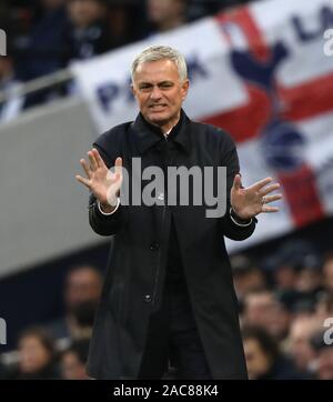 London, Großbritannien. 30 Nov, 2019. Jose Mourinho (Spurs Cheftrainer) an der Tottenham Hotspur v Bournemouth englische Premier League Match, in dem neuen White Hart Lane, London, Großbritannien, am 30. November 2019. ** Nur die redaktionelle Nutzung, eine Lizenz für die gewerbliche Nutzung erforderlich. Keine Verwendung in Wetten, Spiele oder einer einzelnen Verein/Liga/player Publikationen ** Quelle: Paul Marriott/Alamy leben Nachrichten Stockfoto