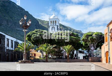 Santa Anna Kirche und Platz in Garachico, Teneriffa, Spanien am 23. November 2019 Stockfoto