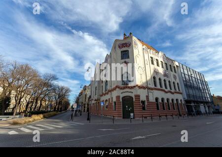 Gutes Beispiel des ungarischen Jugendstils der 'Cifrapalota' Cifra Palast in Kecskemet, Ungarn. Stockfoto