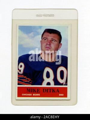 Classic Football Card, Mike Ditka mit den Chicago Bears durch Philadelphia Gummi ausgestellt in 1964. Stockfoto