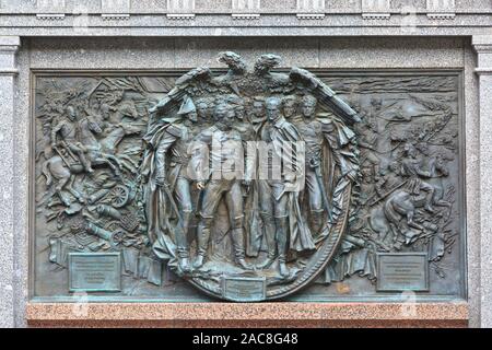 Bas-Relief von Zar Alexander I von Russland Generäle Michail Kutuzov, Michael Barclay de Tolly & Pjotr Bagration auf Alexander Garten in Moskau, Russland Stockfoto