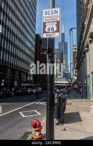 Beginnen Sie Route 66-Zeichen am Anfang der Route 66, Chicago, Illinois, USA Stockfoto