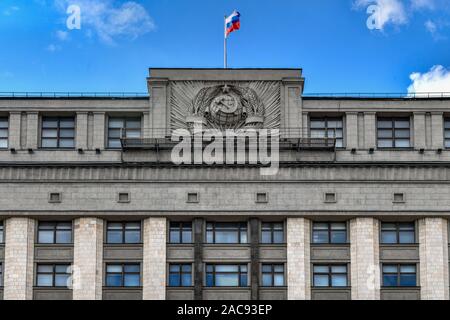 Moskau, Russland - Juli 28, 2019: Fassade der Staatsduma der Russischen Föderation - das russische Parlament im Zentrum von Moskau. Stockfoto