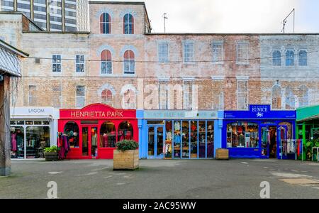 London, England - Januar 14, 2018: Gabriel's Wharf in South Bank ist eines von Londons ältesten Pop-ups, zu Hause eine eklektische Mischung aus Geschäften, Cafes, Bars Stockfoto