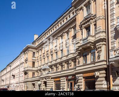 ST. PETERSBURG, Russland - 18 April 2019: Wohnhaus von G. Eliseev wurde 1891-1892 von Architekt Baranovsky in der eklektischen Stil erbaut. Wohnen Stockfoto