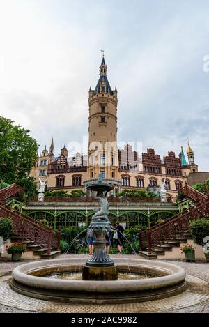 Schwerin, Deutschland - 2. August 2019: Schweriner Schloss, eines der bedeutendsten Werke der romantischen Historismus in Europa Stockfoto