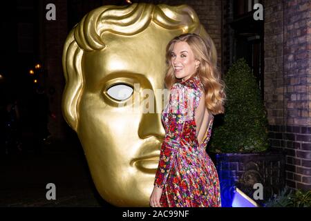 London, Großbritannien. 1. Dez 2019. 1. Dezember 2019. Maddie Moate TV-Moderator in diesem Jahr auf der Britischen Akademie Kinder Auszeichnungen. Credit: Jeff Gilbert/Alamy leben Nachrichten Stockfoto